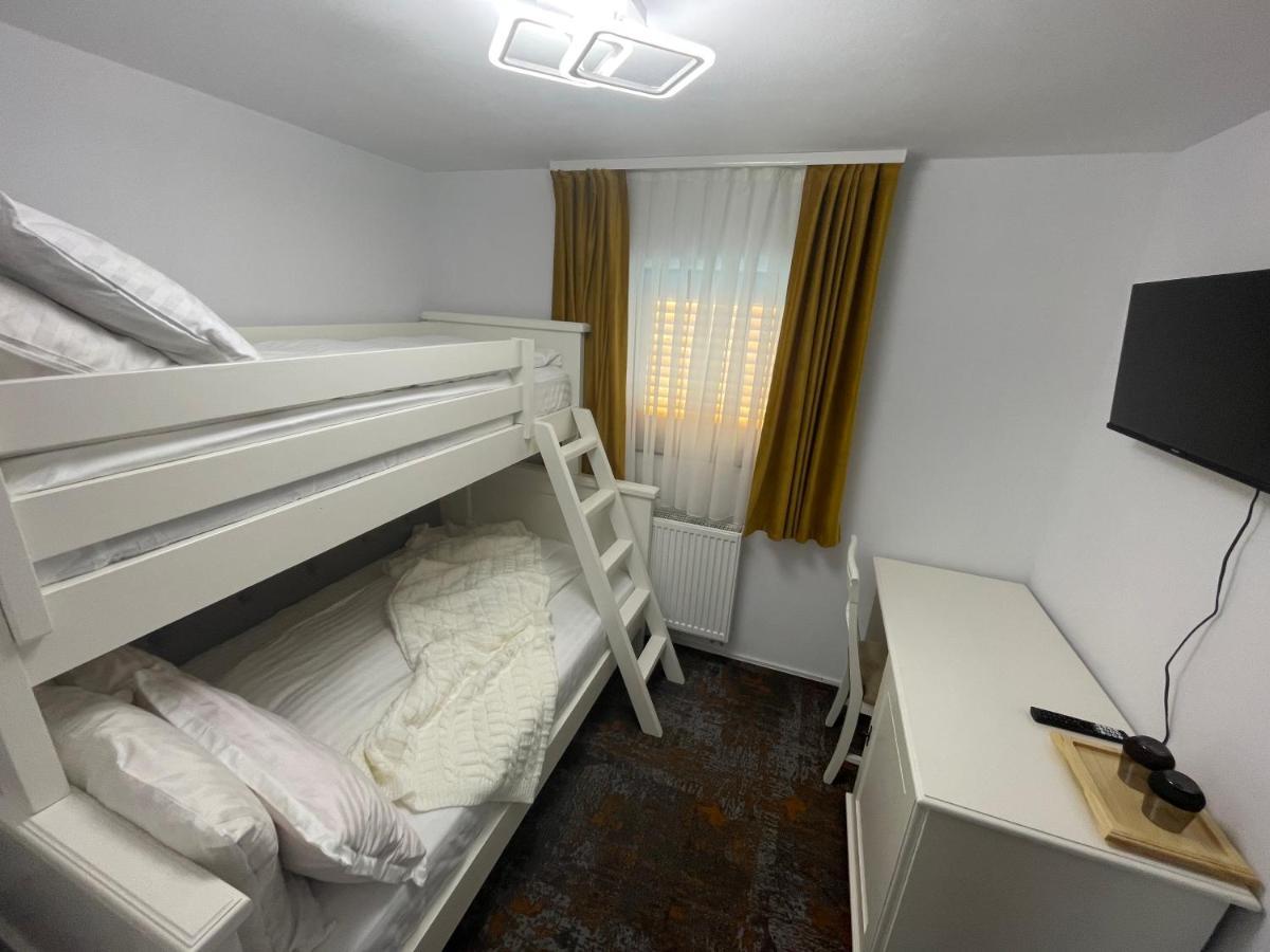 Pensiunea Alexolar New One Arada Kültér fotó